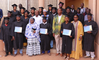 ENAREF-Université Senghor : La 2e promotion du master en FGE et la 1re promotion du master en APE reçoivent leurs diplômes